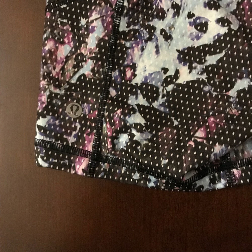 Lululemon Shorts In Multi Color/Micro Dots Size-4 - image 4